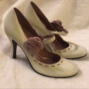 BCBG Girls Beige Heels with Pink Flower 38 / 8
